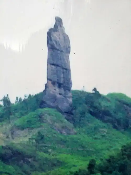 观赏崀山将军石