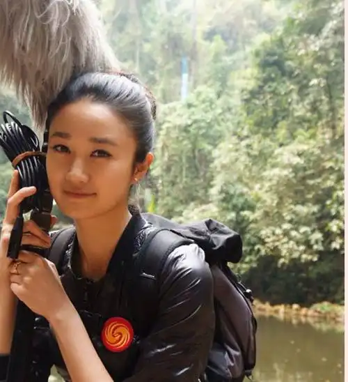 凤凰主持人田桐看我稳稳的成长