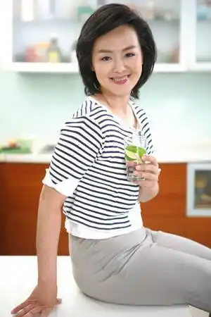 李瑞英亲口证实与张宏民告别新闻联播35