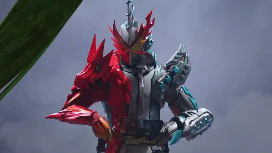 假面骑士圣刃首秀骑士踢蟋蟀怪被圣剑穿心那把剑必须满分