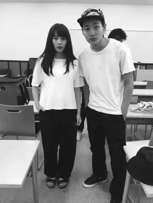 175cm的男生虽然不算很高 但和165 cm左右的女孩子站在一起身高差也很