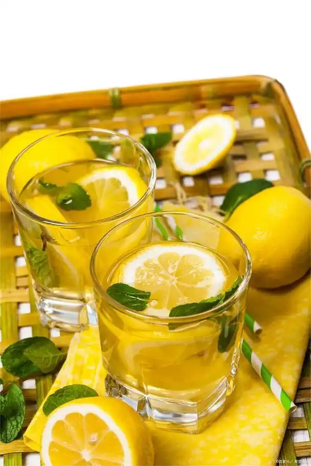 切勿大意!这些人千万不能碰蜂蜜柠檬水