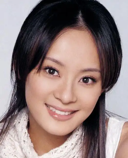 扒一扒,那些天庭饱满的女星,总有一款发型适合你