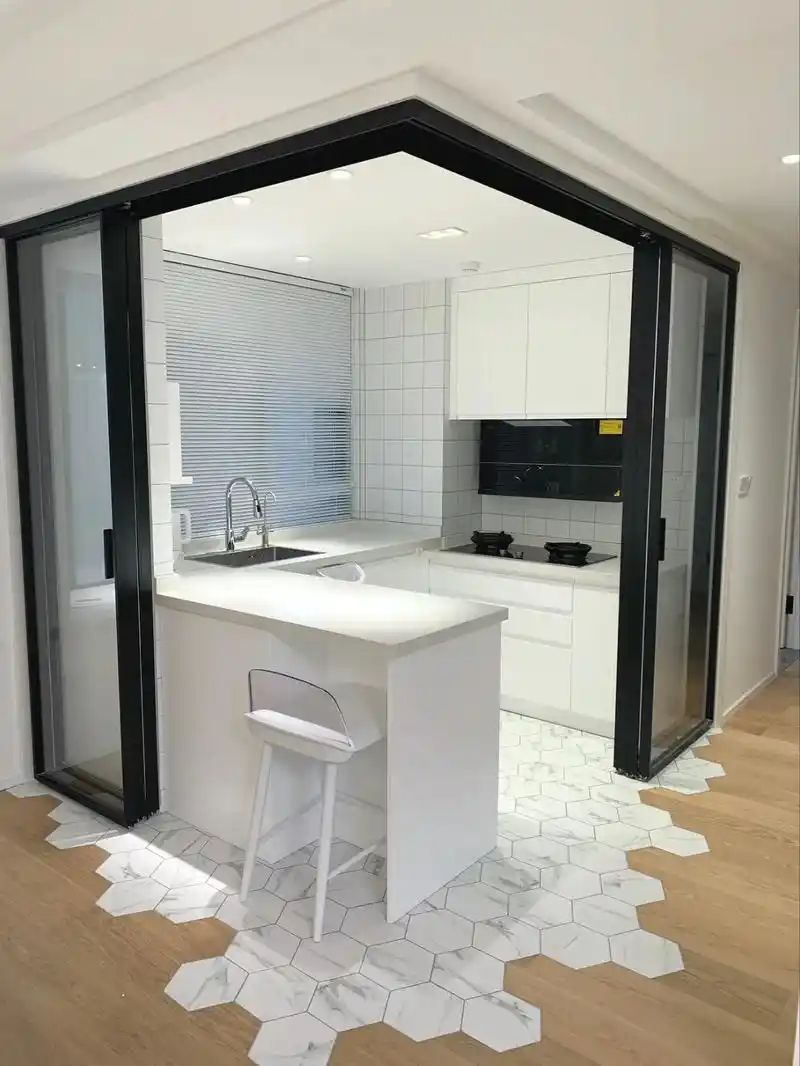 分享一组u型开放式厨房设计,这样的厨房做饭心情都很好吧,好看 - 抖音