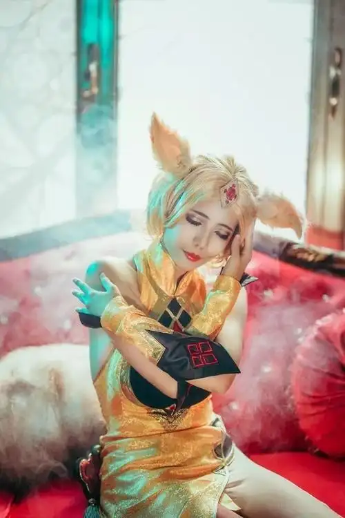 游戏cos丨王者荣耀妲己同人旗袍 超想学小姐姐这狐狸妆容!