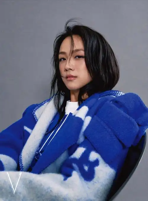 汤唯v中文版9月刊封面##汤唯大片眼神电影感##汤唯早秋美拉德妆