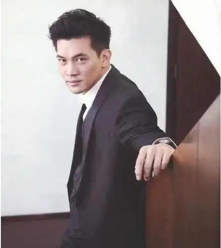 ken自己好像没有提过这一点,不管他是不是纯泰,帅最重要,如果同志们有