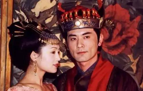 奇迹私服11000点圣导最强加点太平公主首任驸马薛绍墓被人破坏,于赓哲