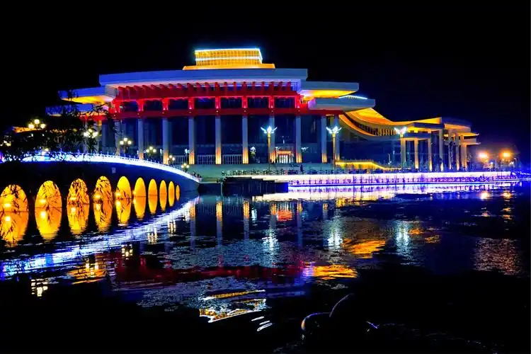 醉美潜江夜,欢乐故乡行