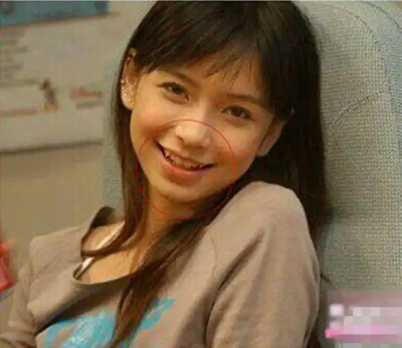 angelababy从小到大照片曝光看看到底整容没