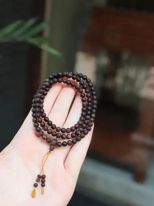 小巧秀气怎么戴都好看的沉香手串上手三圈