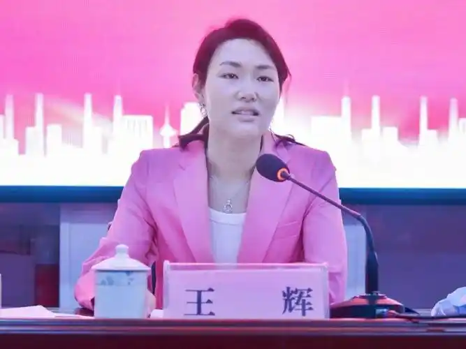 王辉为高三教师加油鼓劲