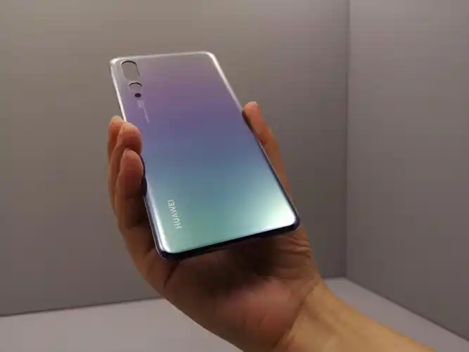 再现独一无二的极光 华为p20系列极光色展现光之魅力