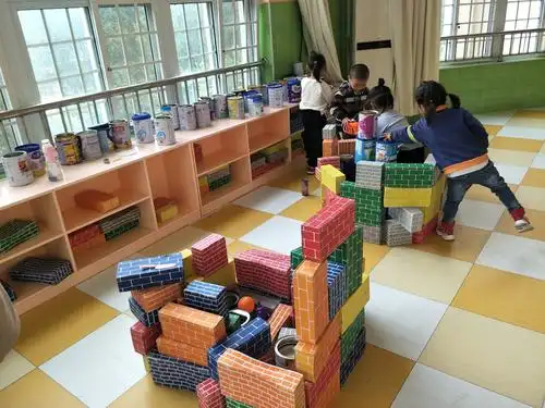 今天又到了我们去大建构室的时间了,我们来一起搭建吧!