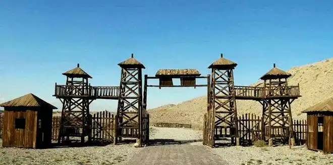 古代军营门前的灯笼串干什么用的