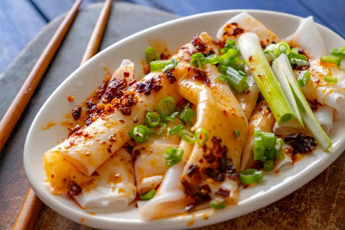 平遥碗托配料原材料:小麦面粉100g,荞麦面粉30g,清水适量.