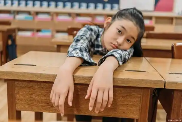 小学女生因姓名"太简单"走红,连名带姓共2笔,老师也念不出来