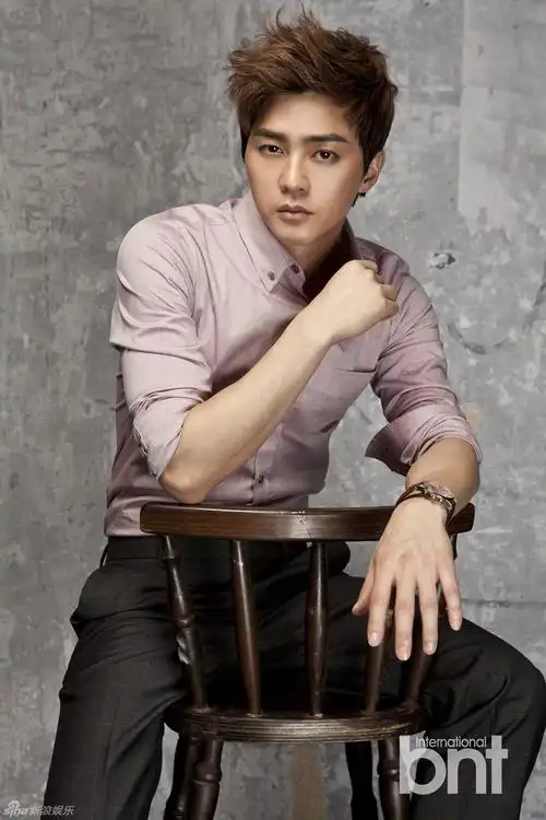 【金智勋】【画报】4月 bnt媒体图-美式经典vs美式休闲(新浪高清)韩图