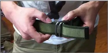 双环帆布腰带系法