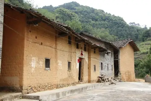 这老房子在我1977年,第一次回老家的时候就存在了.