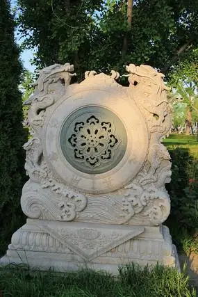 国运昌隆双龙戏珠浮雕盘简阳佛兴寺正脊双龙戏珠雕塑青花海水双龙戏珠