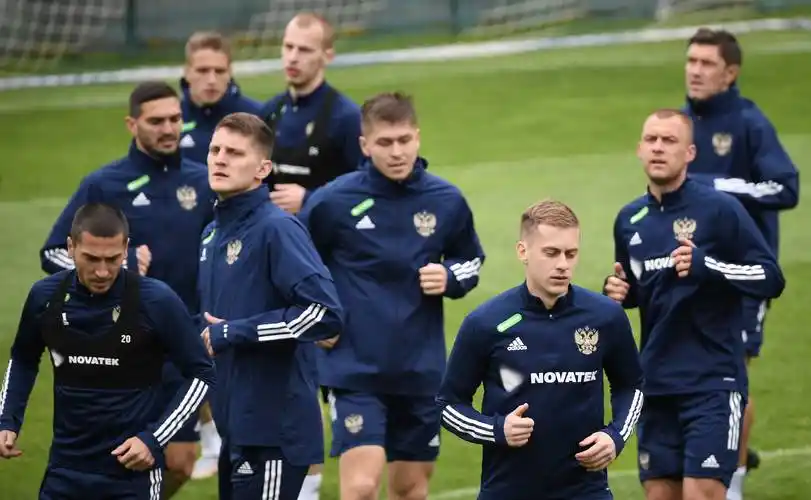 足球——俄罗斯队备战欧锦赛_训练