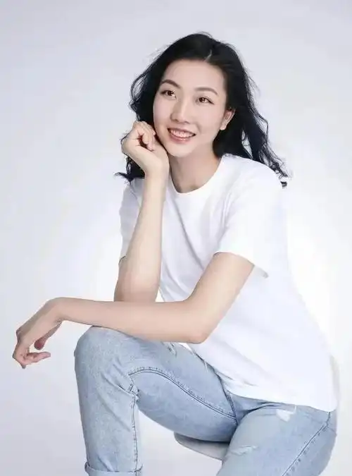 1米96小袁心玥上位!22次拦网得分风头正盛,女排新网上长城浮现|中国女