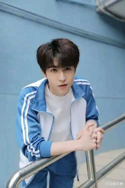 今年的紫微星非他莫属!_成绩_嘉诚_张新成