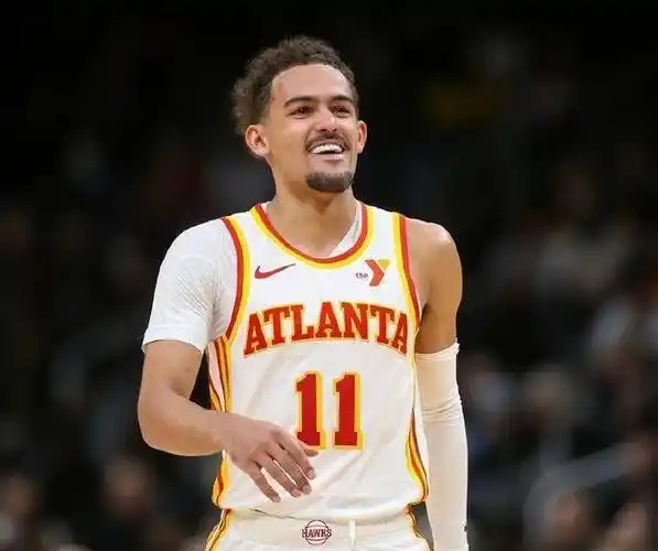 威少在职业生涯中的角色变迁与挑战_杨毅_湖人_快船