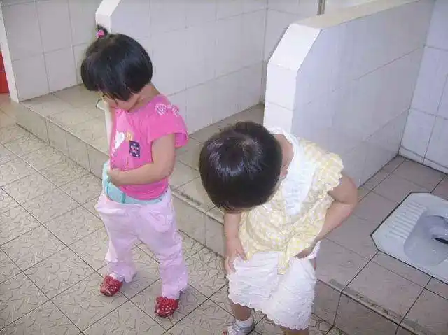 孩子上幼儿园放学回家第一件事就是拉大便为啥会有这种现象
