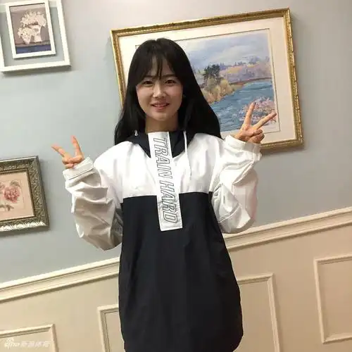 亚洲第一美女球星韩国小天后李玟娥充满胶原蛋白的脸蛋zt