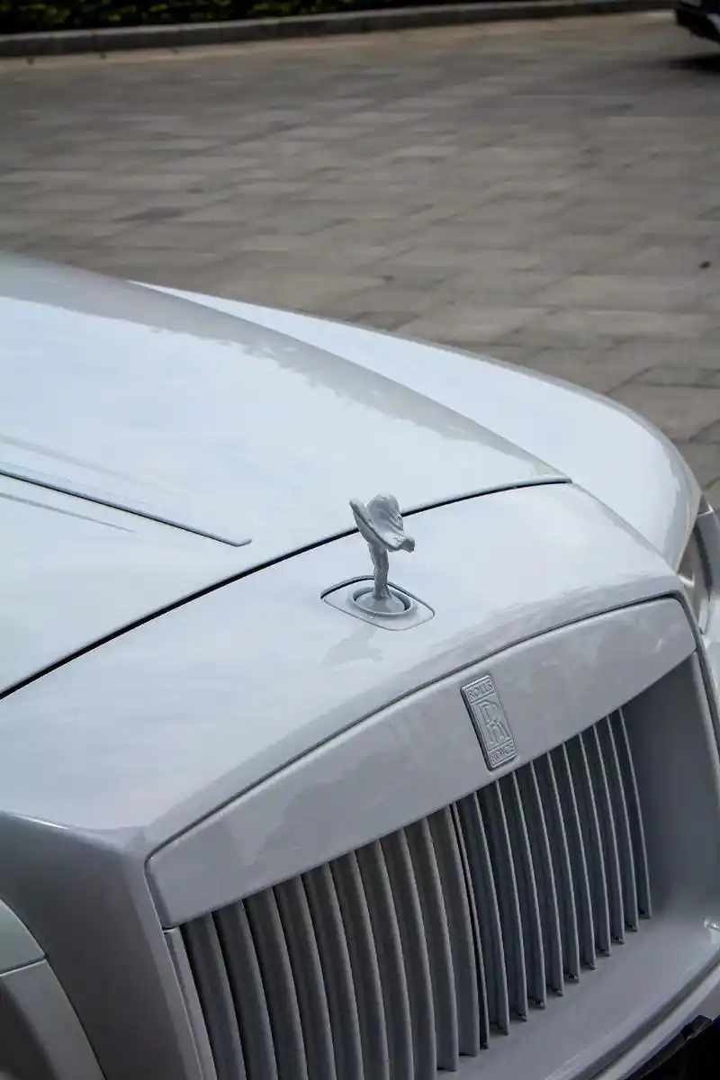 纯白的劳真的太雅了01 #劳斯莱斯 #dou是好车 #魅影 - 抖音