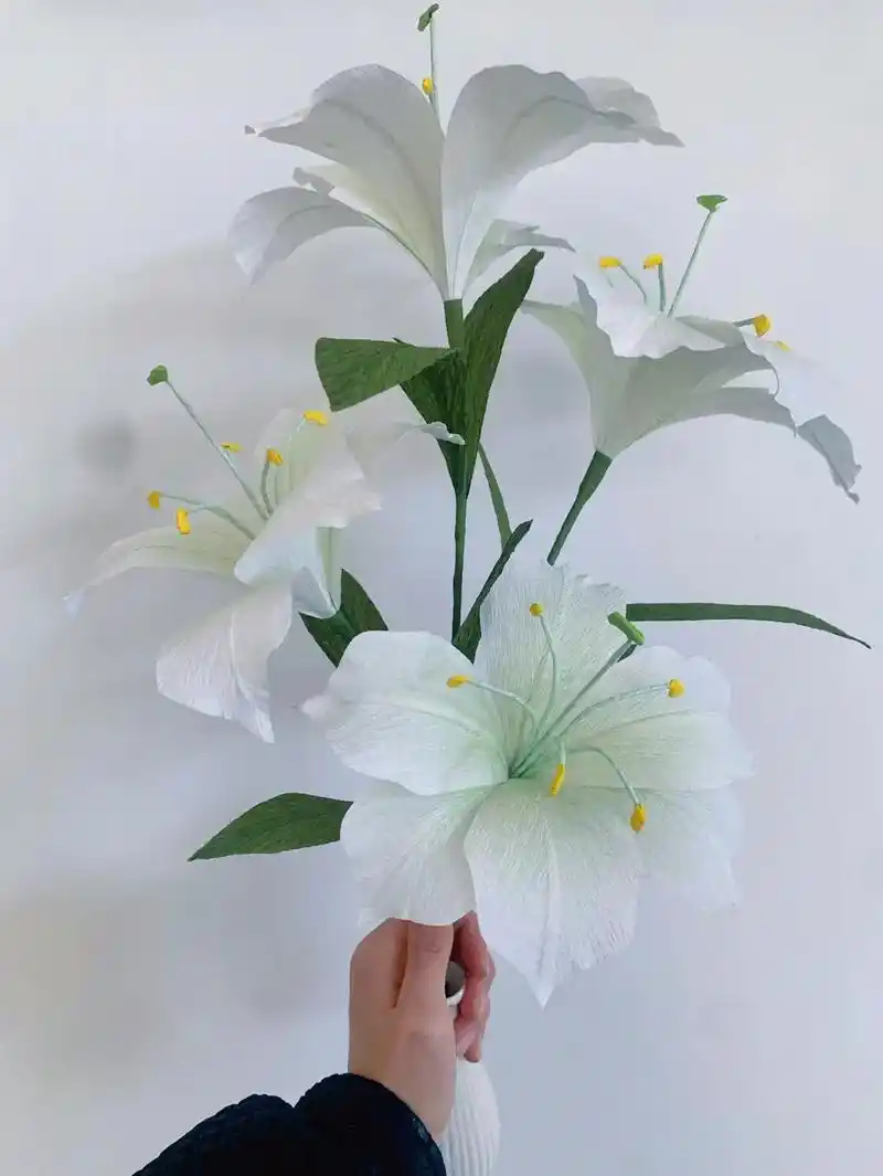 创作灵感 #折纸 #皱纹纸  #百合花教程  超简单皱纹纸 - 抖音