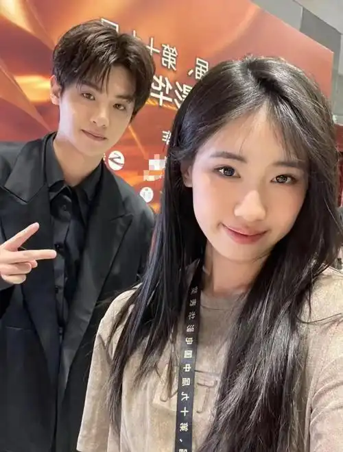 17岁养女颜值逆袭太惊艳,曾被曝是私生女|徐帆|陈赫|杨颖|韩庚|编剧