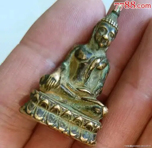 清代黄铜藏传小佛像(小巧玲珑,漂亮有韵味)_价格500元_第1张