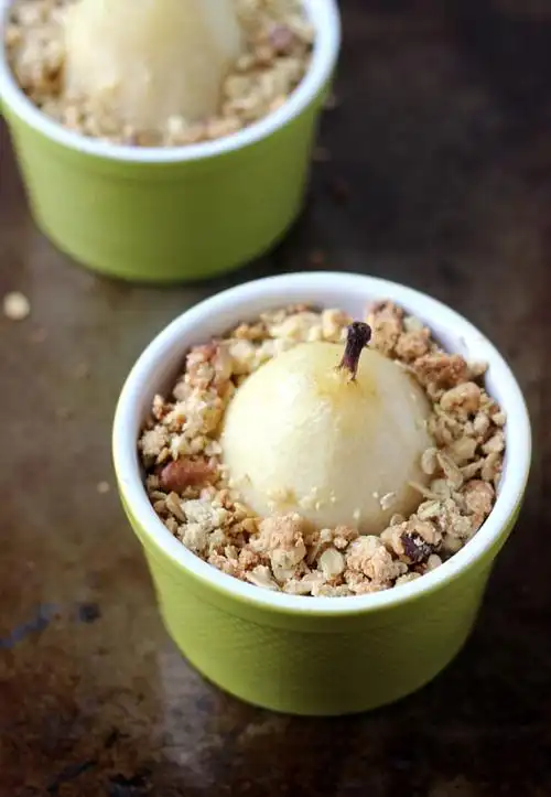 spiced poached pear crumble