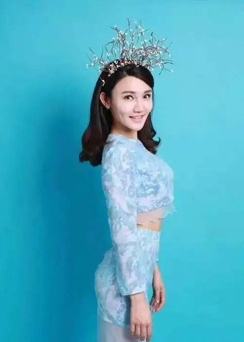 一姐之争不存在反获董卿安慰湘妹子龙洋如何成为央视门面的