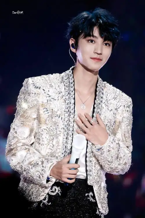 tfboys十年之约演唱会##王俊凯新歌回望