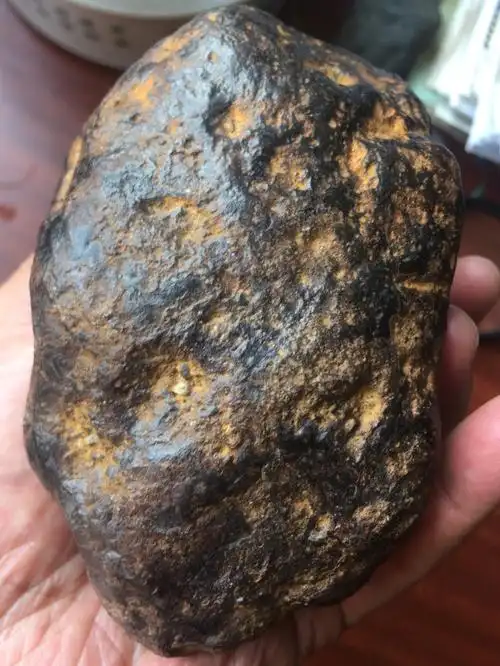 专家眼中的"铁矿石","假陨石"