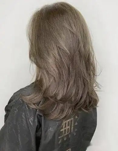 11 0.22出现冷茶色色调效果!8.0基色,配合双氧与0.00,提浅至7度!