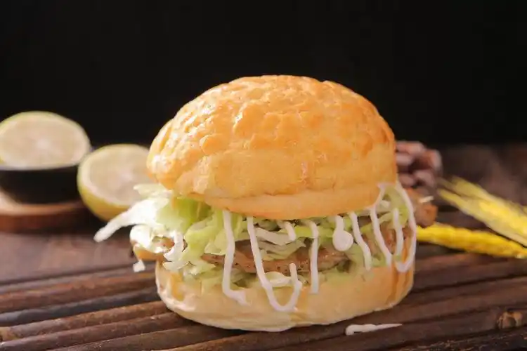 酱爆猪扒包图片