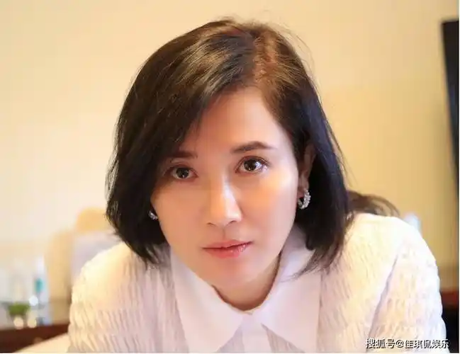 不提前夫侯勇,和女儿患难与共,如今45岁似冻龄少女_潘雨辰_沈蓉_孩子