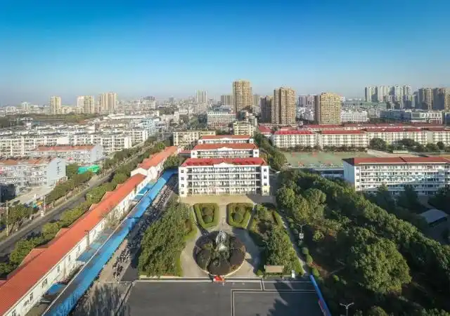 百年二中桃李芬芳十载琢玉皖疆连心