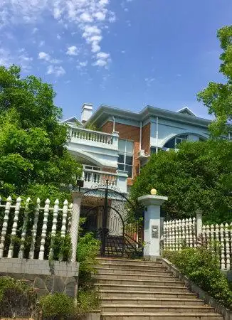 同升湖山庄 b区联排别墅 没有装修 户型好 带花园