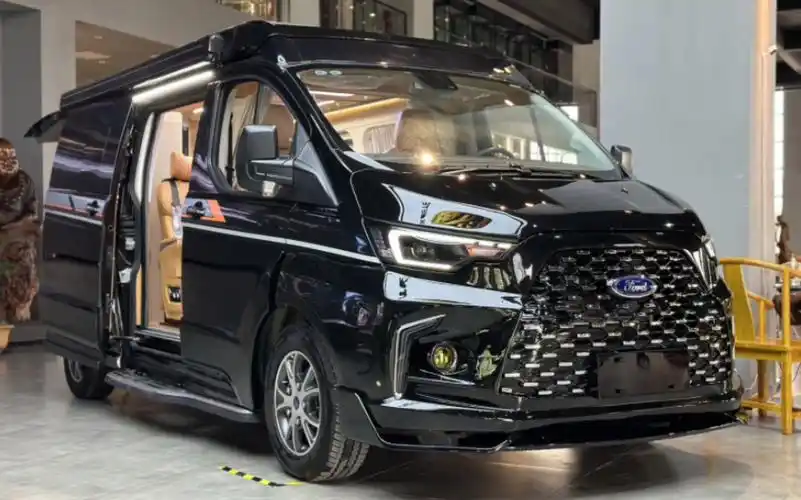 黑骑士中轴低顶升顶小房车,你们喜欢吗?豪华商旅两用房车