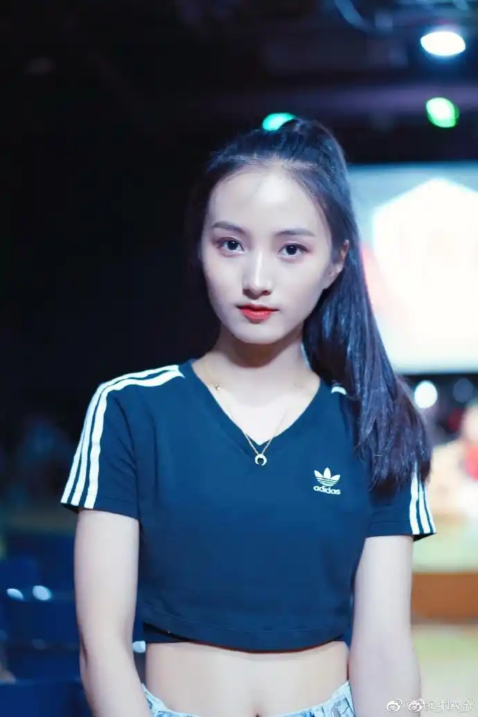 在家办公是种什么样的体验# @牛欣欣 客串出演@网剧唐人街探案 ,在