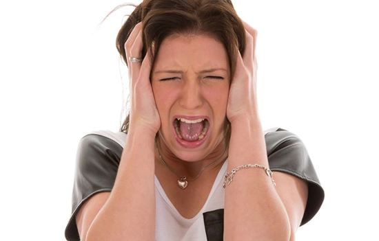 莫名其妙烦躁想发脾气(每天烦躁不安脾气大怎么回事)-情感知识库-动