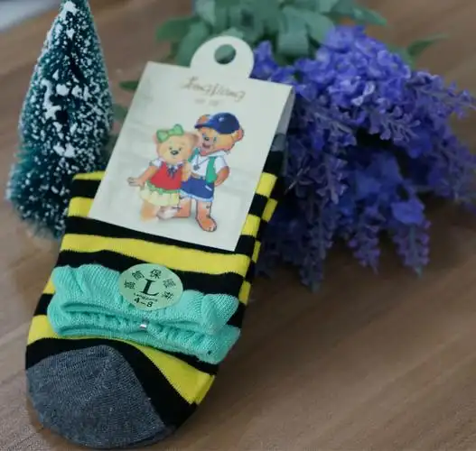 产品中心 袜子 > 正品天赐丰朗将 纯棉 舒适 大 童袜 中童 正品天赐丰