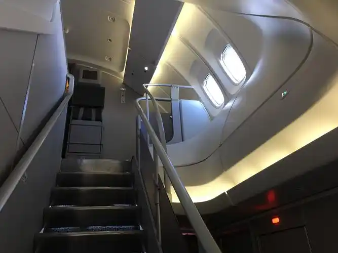 补作业| 国航boeing747-8 j f舱简评