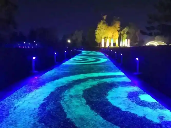 荧光跑道的优缺点有哪些?_夜光